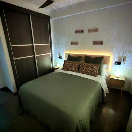 Junto Al Mar * إِستيبونا